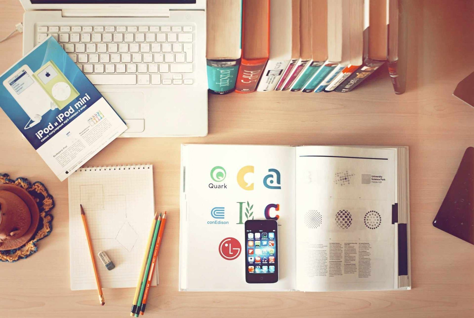 How to Arrange Your Technology on Your Desk: Tips and Tricks