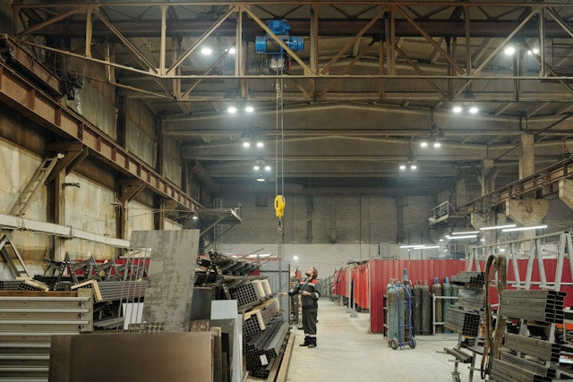 Essential Tools for Modern Warehouse Operations: Boosting Efficiency and Productivity