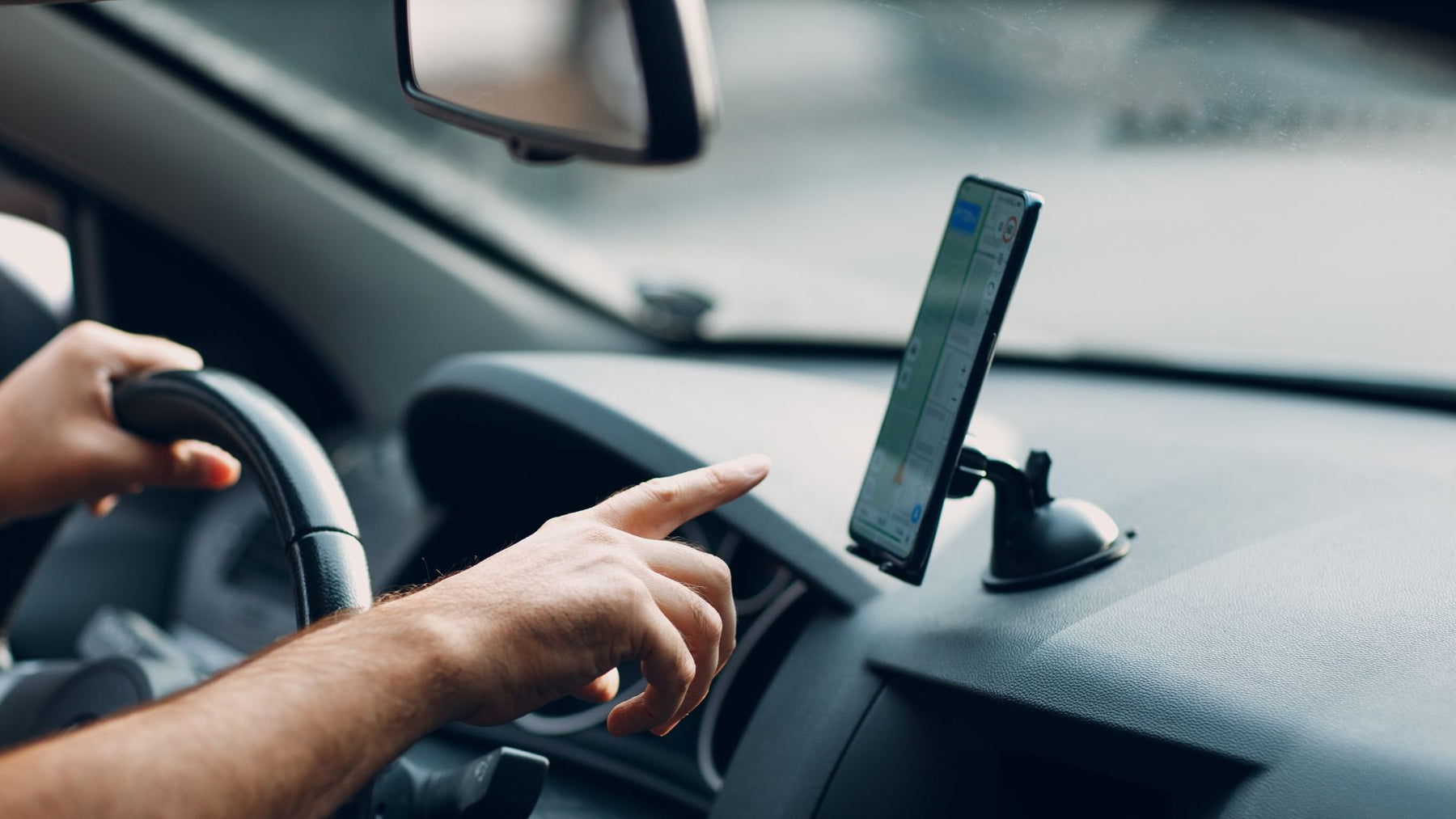 5 Best Places to Put a Phone Mount in the Car